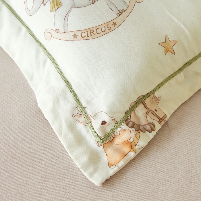 91家纺网 家纺一手货源 找家纺 嗨生活2025新款天竹系列A类竹纤维四层纱枕套 儿童枕套 幼儿园枕套 缤纷马戏团