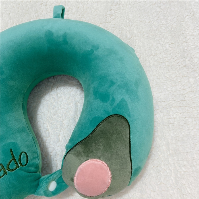 91家纺网 家纺一手货源 找家纺  卡奥 2025新款卡通U型枕护颈枕旅行颈椎枕 奇异果