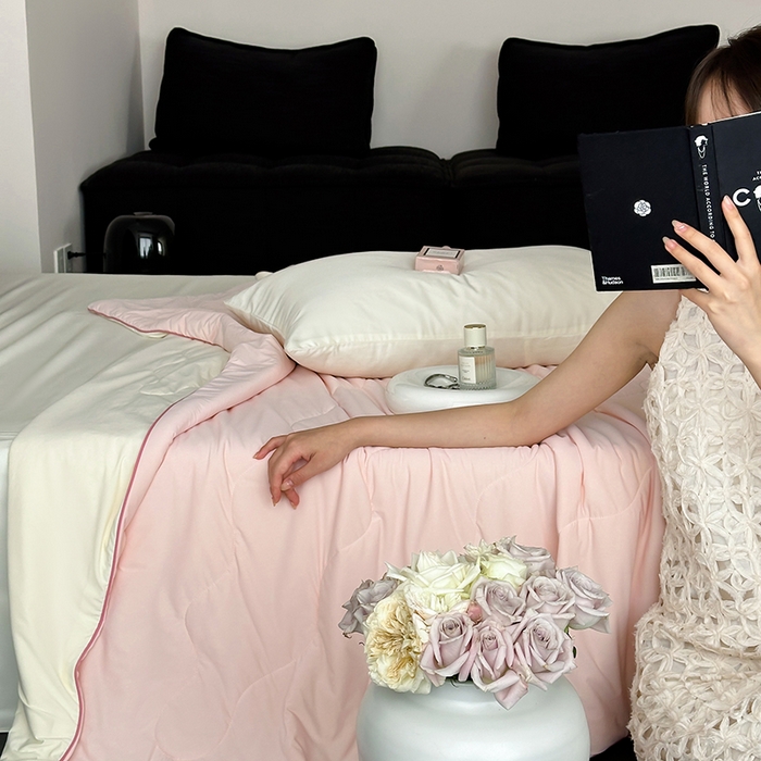 91家纺网 家纺一手货源 找家纺 时年家纺 2025新款升级版180克高定即刻凉感夏被 奶油粉