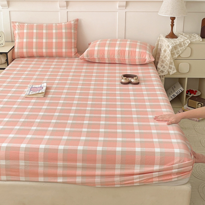 91家纺网 家纺一手货源 找家纺 2025新款全棉水洗棉套件-单床笠 洛伊粉咖小格