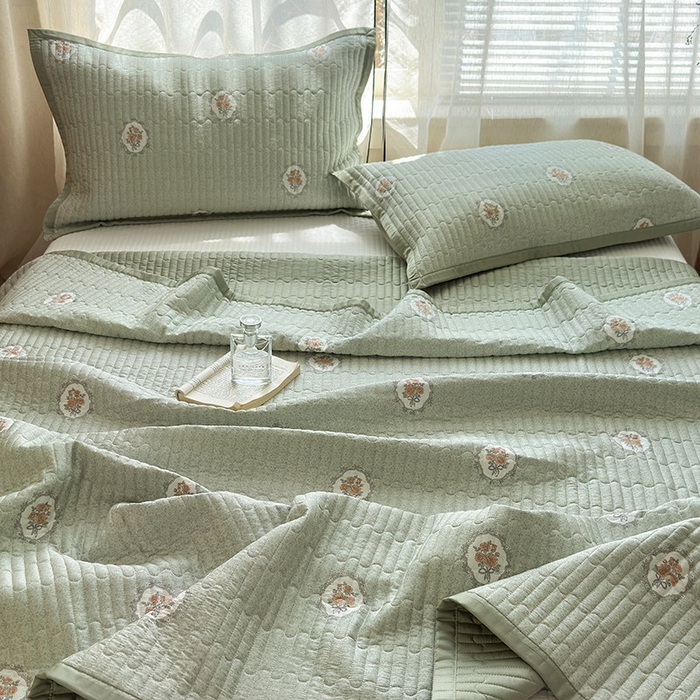 91家纺网 家纺一手货源 找家纺 美优兰 2025春夏新款双面天丝高温砂洗床盖 繁花