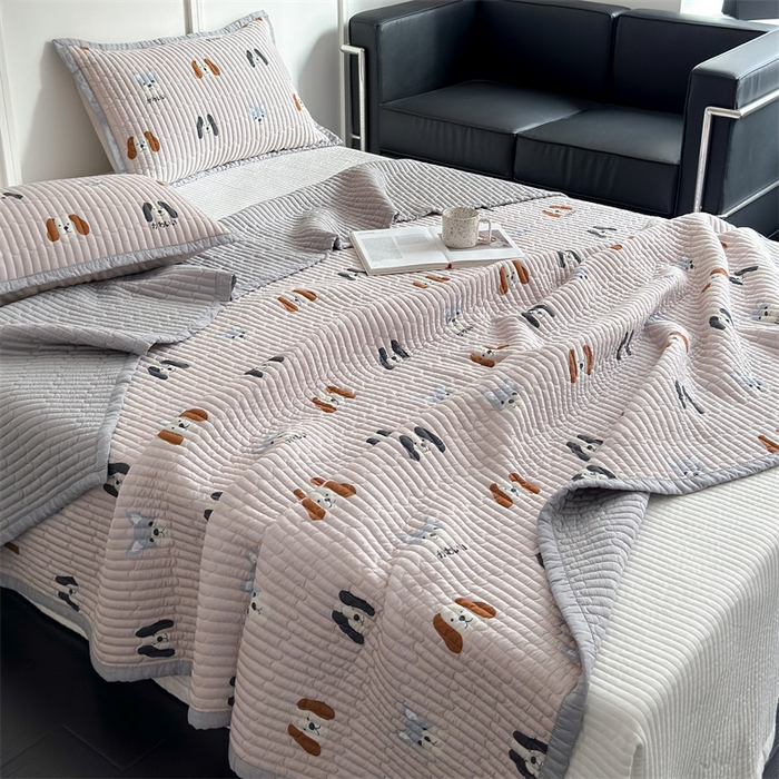 91家纺网 家纺一手货源 找家纺 美优兰 2025春夏新款双面天丝高温砂洗床盖 汪星人