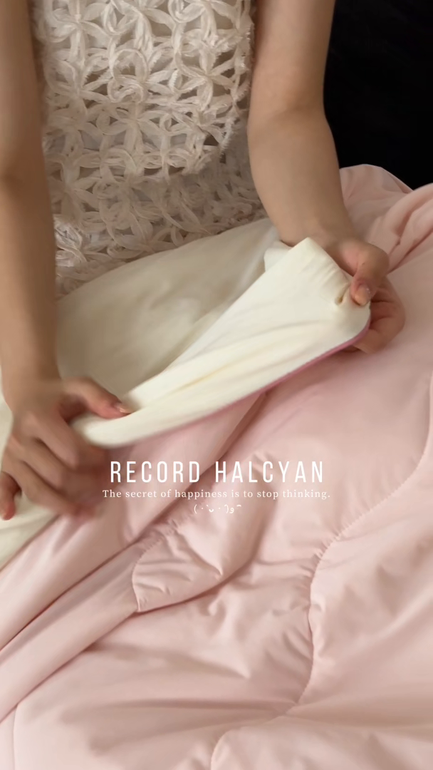 91家纺网 家纺一手货源 找家纺 时年家纺 2025新款升级版180克高定即刻凉感夏被 奶油粉