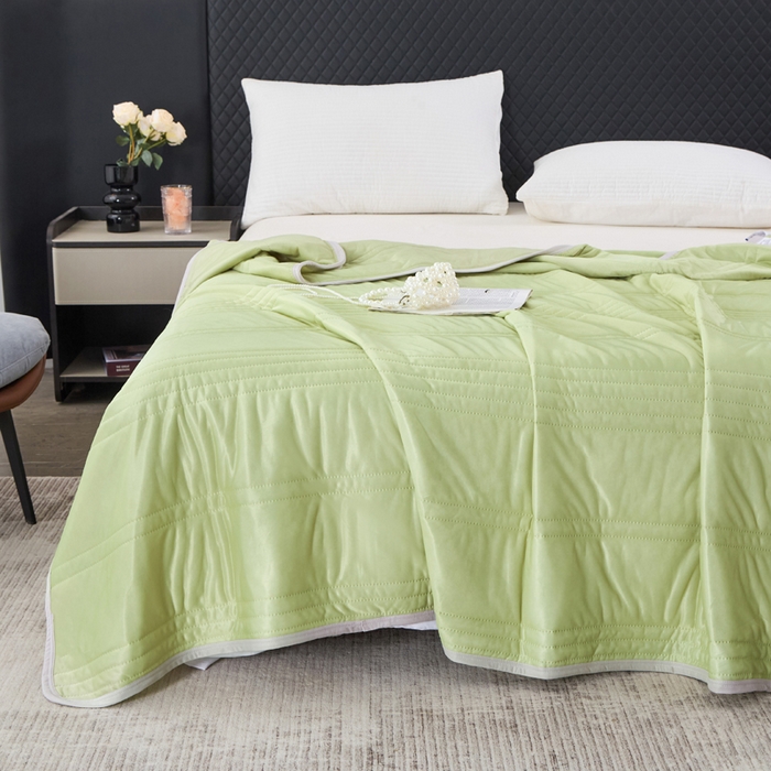 91家纺网 家纺一手货源 找家纺 丝薇雅 2025新款凉感丝夏被冰淇淋夏凉被 条纹果绿