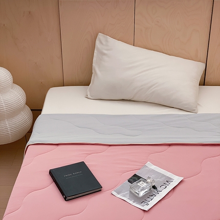 时年家纺 2025新款升级版180克高定即刻凉感夏被 樱花粉