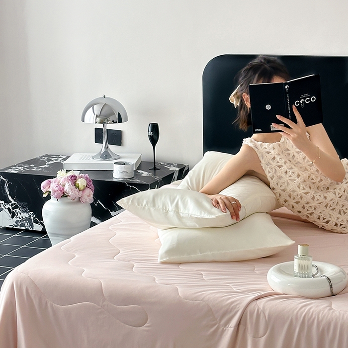 91家纺网 家纺一手货源 找家纺 时年家纺 2025新款升级版180克高定即刻凉感夏被 甜杏粉