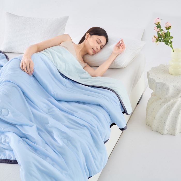 91家纺网 家纺一手货源 找家纺 丝薇雅 2025新款凉感丝夏被冰淇淋夏凉被 黑边-圆圈天蓝