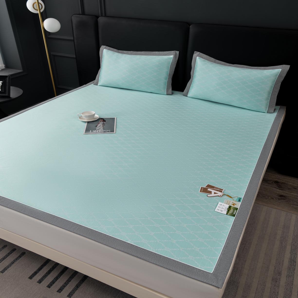 91家纺网 家纺一手货源 找家纺 小牛席业 2025新款轻奢风凉感冰丝席-月亮爱心系列 湖蓝