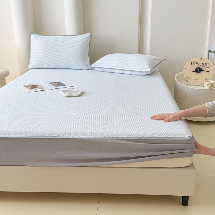 91家纺网 家纺一手货源 找家纺 999家纺   2025新款凉感提花冰豆豆凉席三件套 冰块熊-蓝（床笠款）