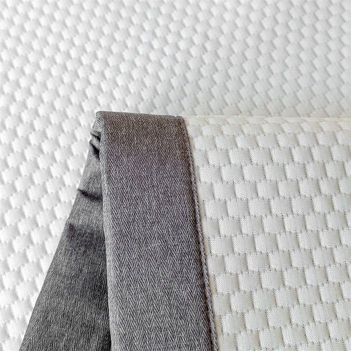 91家纺网 家纺一手货源 找家纺 启程家纺 2025春夏新款冰豆豆凉席刺绣款复合三明治三件套 小香风-白