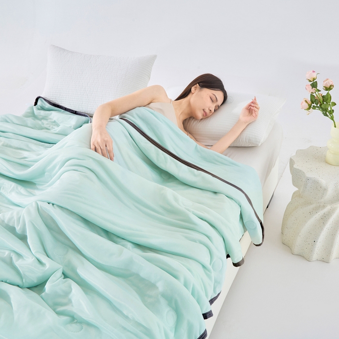 91家纺网 家纺一手货源 找家纺 丝薇雅 2025新款凉感丝夏被冰淇淋夏凉被 黑边-圆圈浅绿