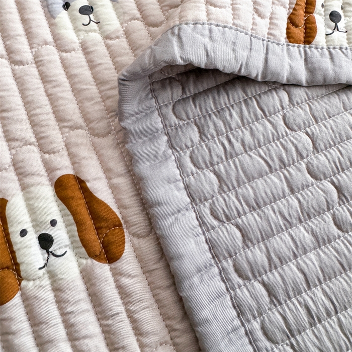 91家纺网 家纺一手货源 找家纺 美优兰 2025春夏新款双面天丝高温砂洗床盖 汪星人