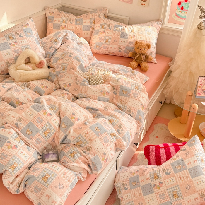 91家纺网 家纺一手货源 找家纺 呗旺鹿 2025新款A类母婴级全棉有氧双层纱印花四件套 熊熊酱