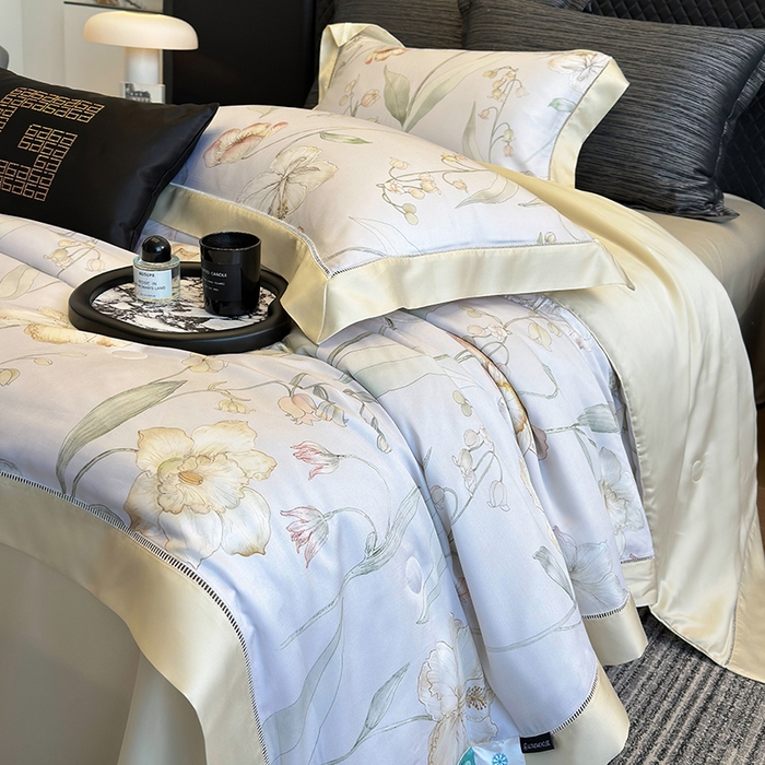 91家纺网 家纺一手货源 找家纺 若未家居 LOVEWE HOUSE 2025新款兰精天丝印花夏被及夏被四件套 西子铃兰（床单款+床盖款）