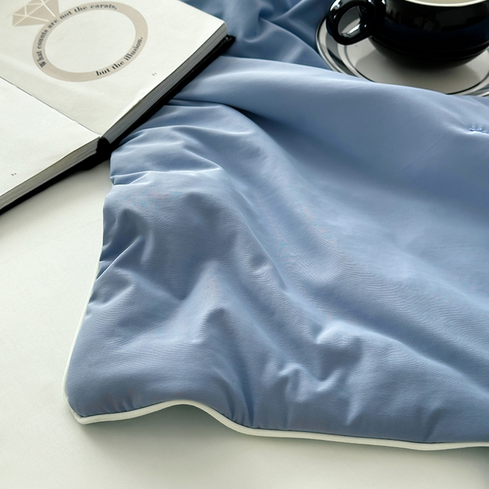 91家纺网 家纺一手货源 找家纺 时年家纺 2025新款升级版180克高定即刻凉感夏被 海盐蓝