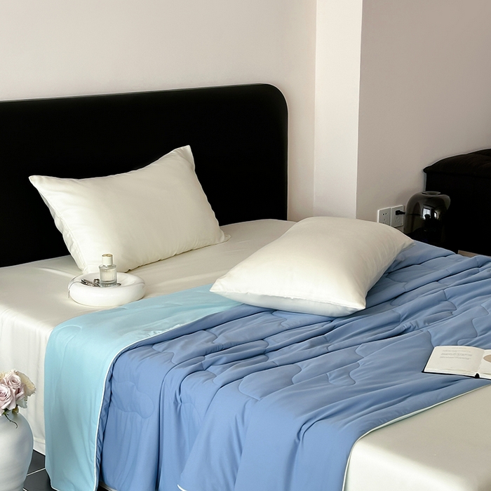 91家纺网 家纺一手货源 找家纺 时年家纺 2025新款升级版180克高定即刻凉感夏被 海盐蓝