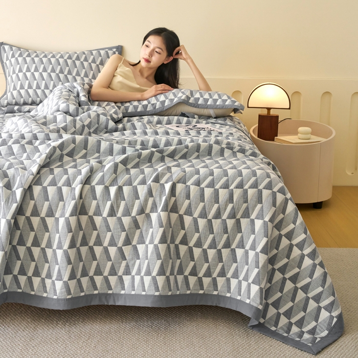 91家纺网 家纺一手货源 找家纺 棠薇家纺  2025新款北欧风盖毯毛巾被 菱格灰