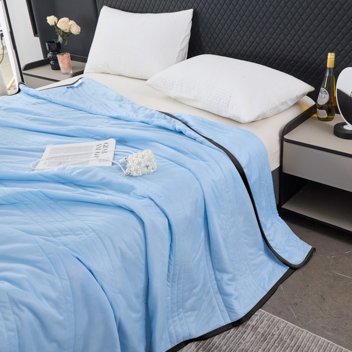 91家纺网 家纺一手货源 找家纺 丝薇雅 2025新款凉感丝夏被冰淇淋夏凉被 黑边-条纹天蓝