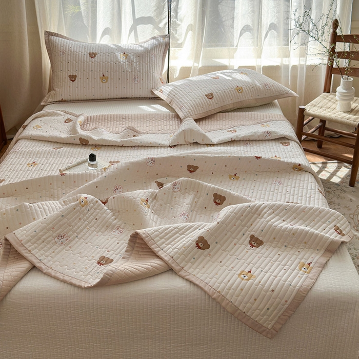 91家纺网 家纺一手货源 找家纺 美优兰 2025春夏新款双面天丝高温砂洗床盖 小熊礼物