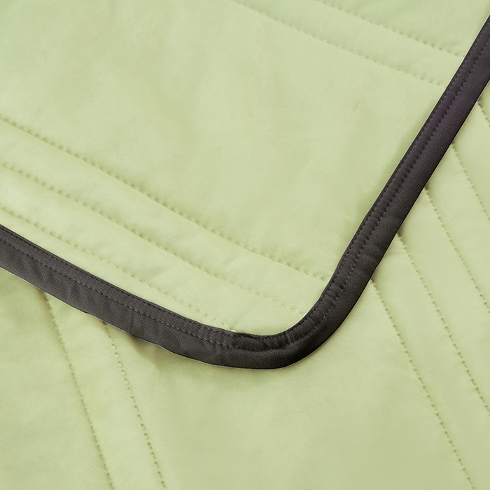 91家纺网 家纺一手货源 找家纺 丝薇雅 2025新款凉感丝夏被冰淇淋夏凉被 黑边-条纹果绿