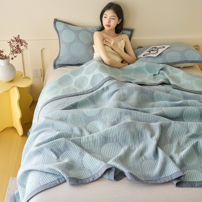 91家纺网 家纺一手货源 找家纺 棠薇家纺  2025新款北欧风盖毯毛巾被 圆点生活