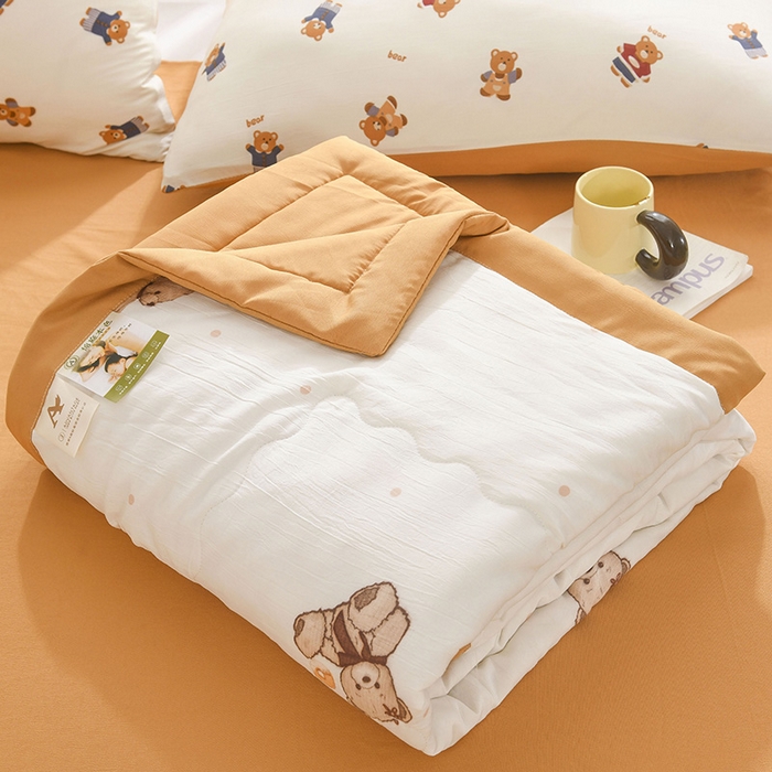 91家纺网 家纺一手货源 找家纺 红日子纺织品 2025新款棉麻夏被四件套 蛋糕小熊