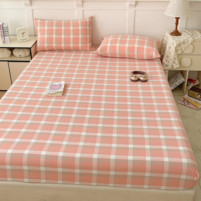 91家纺网 家纺一手货源 找家纺 2025新款全棉水洗棉套件-单床笠 洛伊粉咖小格