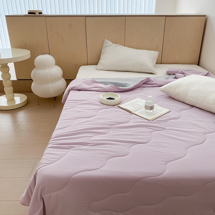 91家纺网 家纺一手货源 找家纺 时年家纺 2025新款升级版180克高定即刻凉感夏被 香芋紫