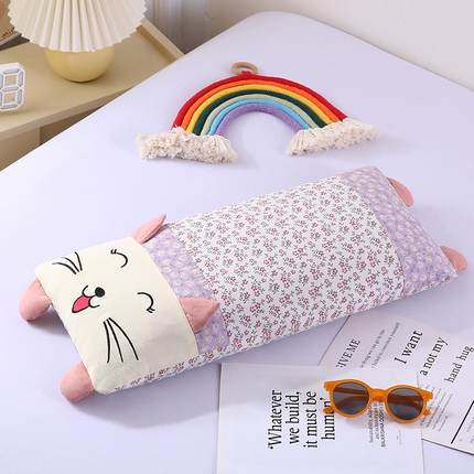 91家纺网 家纺一手货源 找家纺 （总）蔻眠 2025新款大脸猫-全棉印花卡通甜荞麦枕儿童学生护颈枕30x55cm