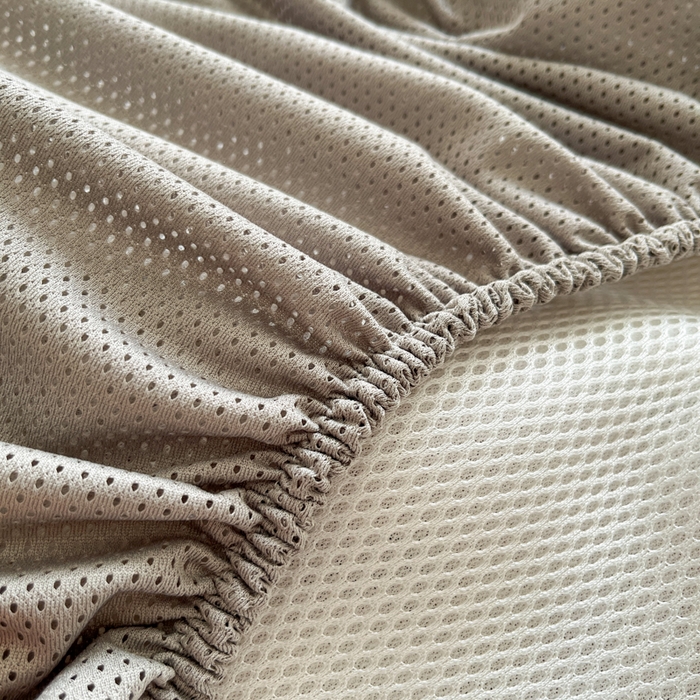 91家纺网 家纺一手货源 找家纺 金爱家  2025新款正版授权miiiiichan可爱卡通大版数码印花A类1200D冰感丝凉感席冰丝三件套平铺床笠系列 可爱莉莉