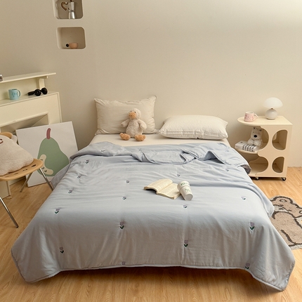 91家纺网 家纺一手货源 找家纺 （总）推推家纺2025新款简约系列水洗棉刺绣夏被