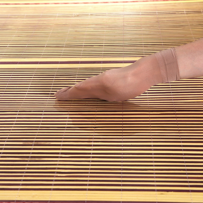 91家纺网 家纺一手货源 找家纺 鸣创 2025新款碳光竹席艾草驱蚊凉席草席藤席 精品木纹