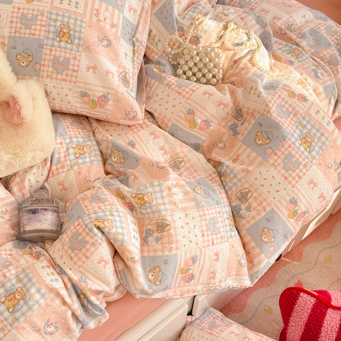 91家纺网 家纺一手货源 找家纺 呗旺鹿 2025新款A类母婴级全棉有氧双层纱印花四件套 熊熊酱