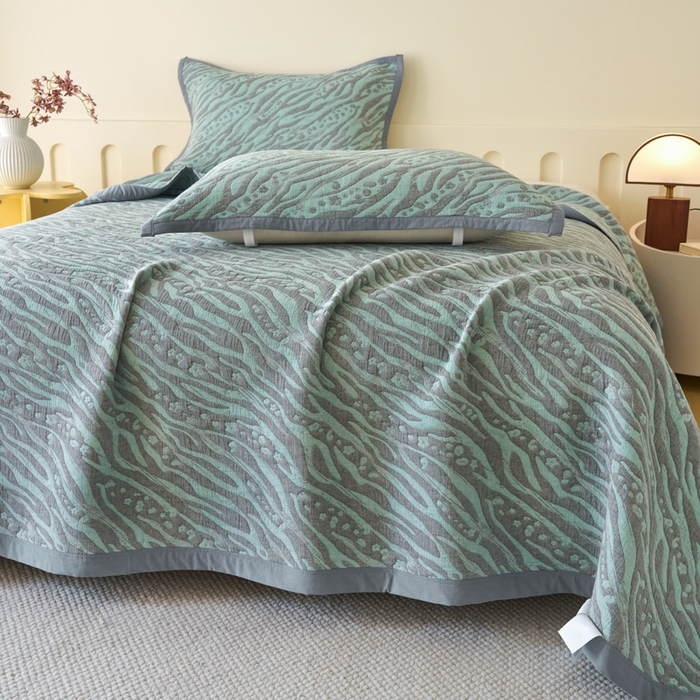 91家纺网 家纺一手货源 找家纺 棠薇家纺  2025新款北欧风盖毯毛巾被 木影湖灰