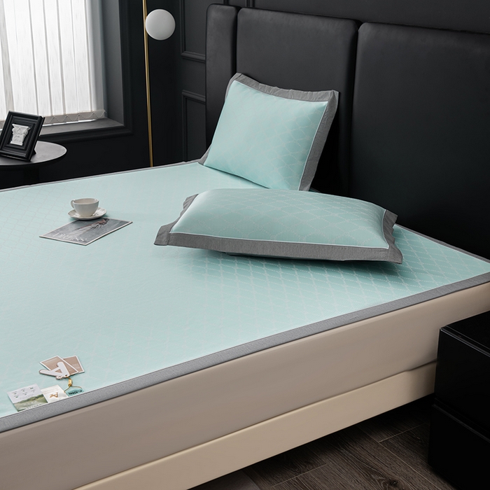 91家纺网 家纺一手货源 找家纺 小牛席业 2025新款轻奢风凉感冰丝席-月亮爱心系列 湖蓝