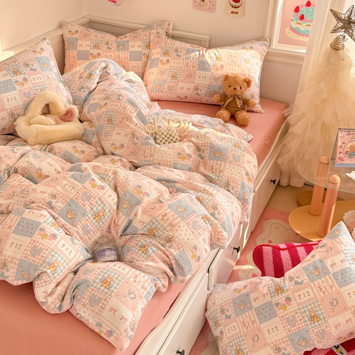 91家纺网 家纺一手货源 找家纺 呗旺鹿 2025新款A类母婴级全棉有氧双层纱印花四件套 熊熊酱