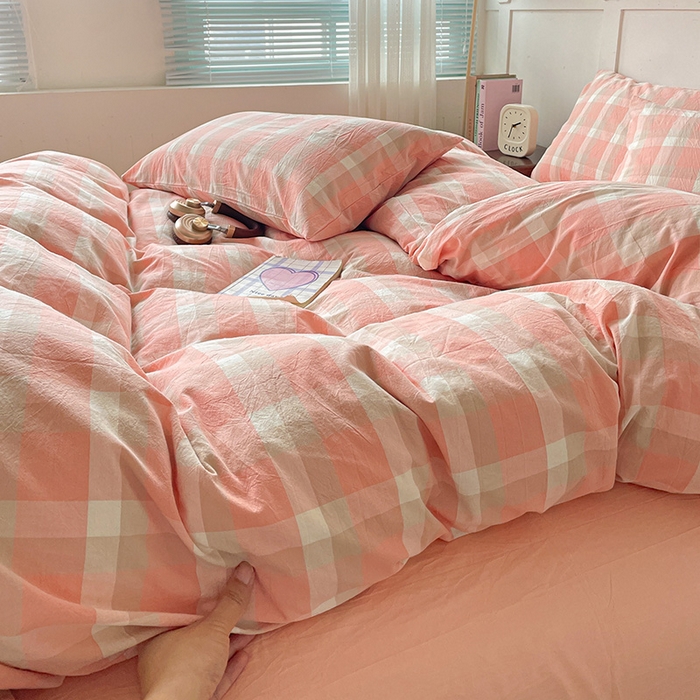 91家纺网 家纺一手货源 找家纺 大柏树 2025新款全棉水洗棉套件-床单四件套 洛伊粉咖小格