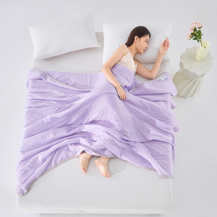 91家纺网 家纺一手货源 找家纺 丝薇雅 2025新款凉感丝夏被冰淇淋夏凉被 条纹紫色