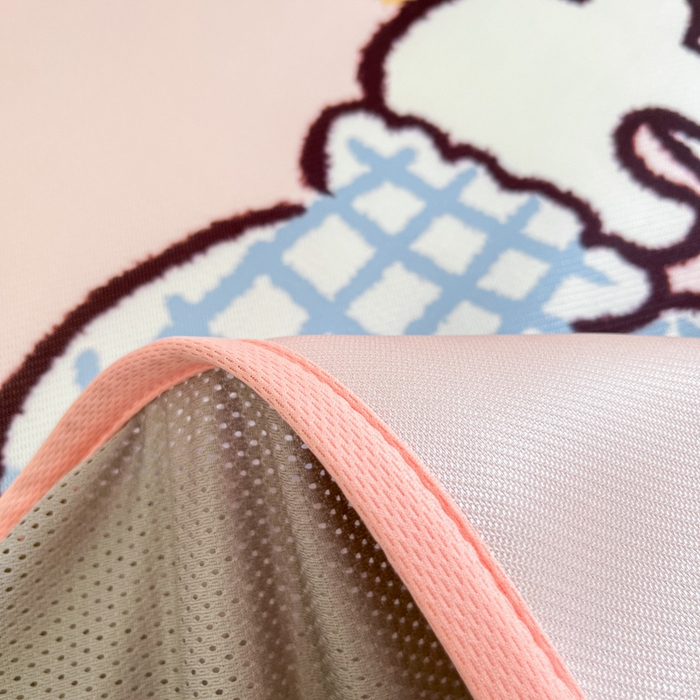 91家纺网 家纺一手货源 找家纺 金爱家  2025新款正版授权miiiiichan可爱卡通大版数码印花A类1200D冰感丝凉感席冰丝三件套平铺床笠系列 甜甜圈女孩