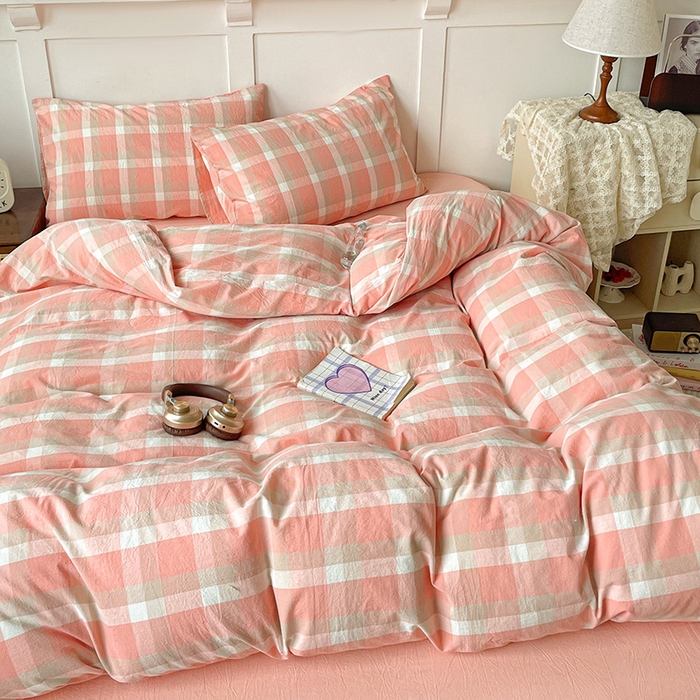 91家纺网 家纺一手货源 找家纺 大柏树 2025新款全棉水洗棉套件-床单四件套 洛伊粉咖小格