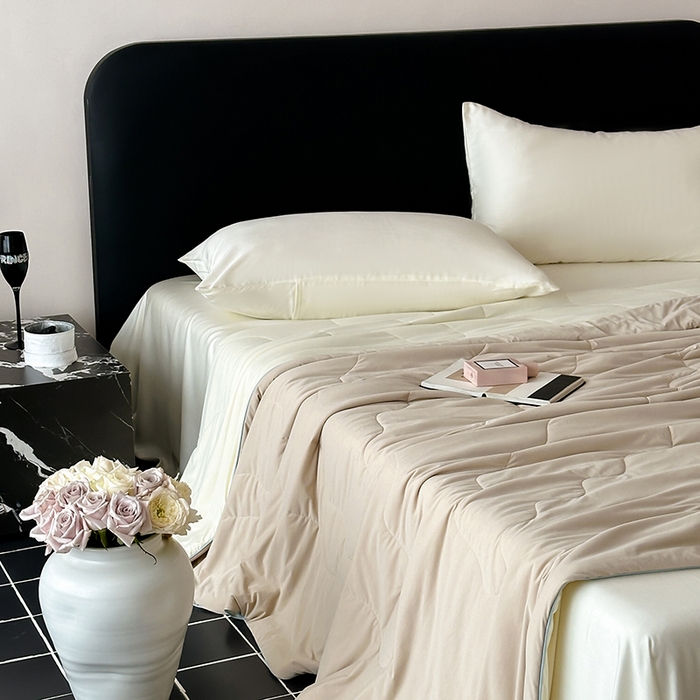 91家纺网 家纺一手货源 找家纺 时年家纺 2025新款升级版180克高定即刻凉感夏被 奶咖米