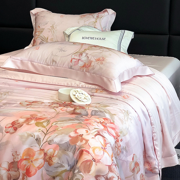 91家纺网 家纺一手货源 找家纺 若未家居 LOVEWE HOUSE 2025新款兰精天丝印花夏被及夏被四件套 花西子 粉（床单款+床盖款）