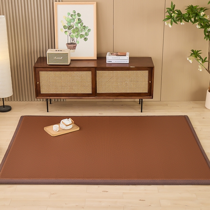 91家纺网 家纺一手货源 找家纺 绒艺席业 2025新款PE藤席地垫 饼干花 咖色