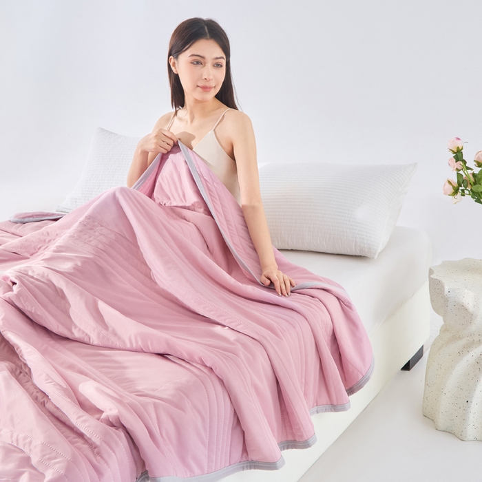 91家纺网 家纺一手货源 找家纺 丝薇雅 2025新款凉感丝夏被冰淇淋夏凉被 条纹粉色