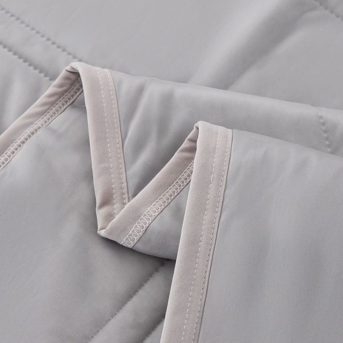 91家纺网 家纺一手货源 找家纺 丝薇雅 2025新款凉感丝夏被冰淇淋夏凉被 条纹灰色