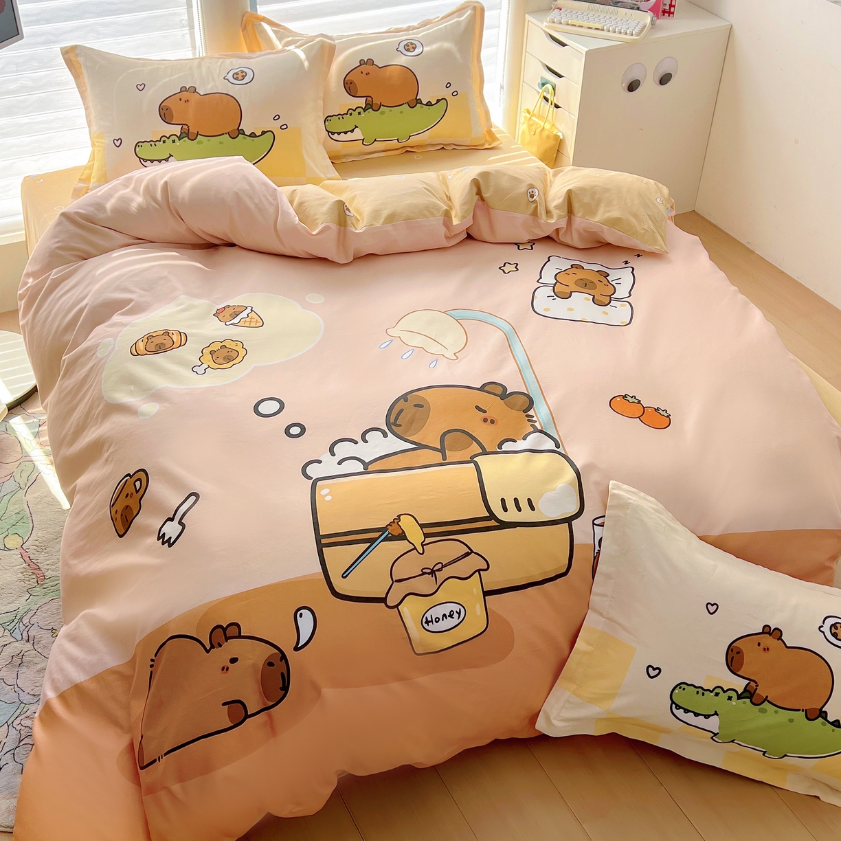 91家纺网 家纺一手货源 找家纺 2025新款原创设计卡皮巴拉全棉四件套-有作品登记证书 向往的生活