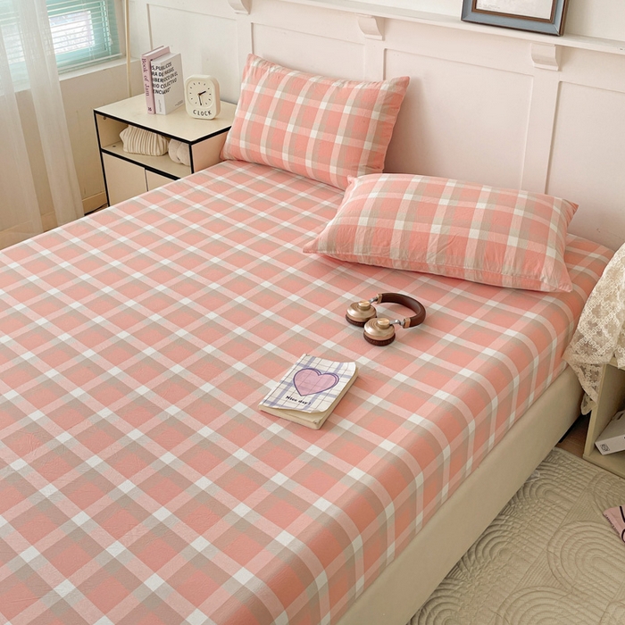 91家纺网 家纺一手货源 找家纺 2025新款全棉水洗棉套件-单床笠 洛伊粉咖小格