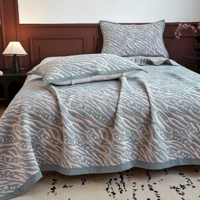 91家纺网 家纺一手货源 找家纺 棠薇家纺  2025新款北欧风盖毯毛巾被 木影驼兰