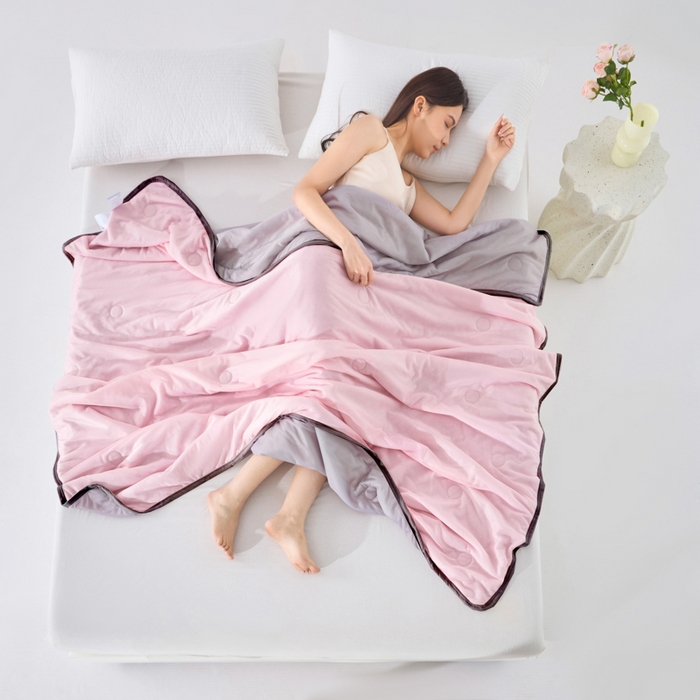 91家纺网 家纺一手货源 找家纺 丝薇雅 2025新款凉感丝夏被冰淇淋夏凉被 黑边-圆圈粉色