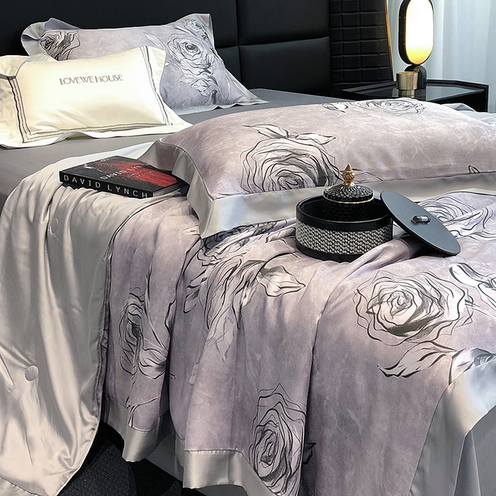 91家纺网 家纺一手货源 找家纺 若未家居 LOVEWE HOUSE 2025新款兰精天丝印花夏被及夏被四件套 叶罗丽玫瑰 灰（床单款+床盖款）